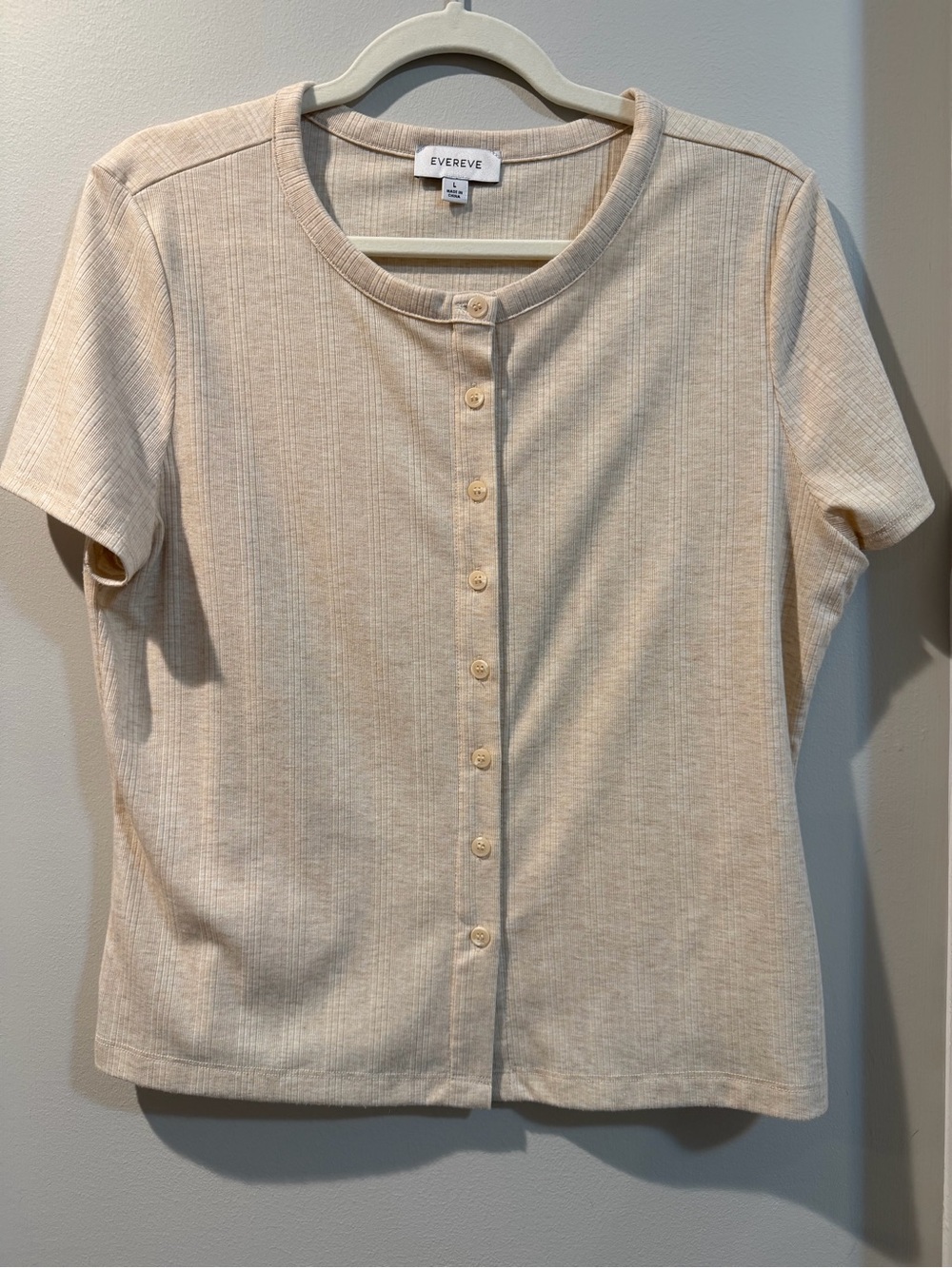 Evereve Cream Short Sleeve Ribbed Button-Front Top